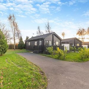 Snainton Luxury Lodges Ebberston Exterior photo