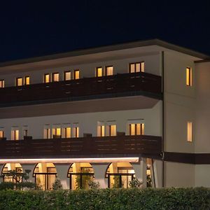 Hotel Belvedere เตียเน Exterior photo