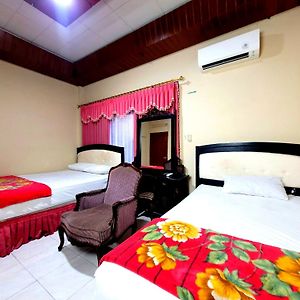 Hotel Dirgahayu Ponorogo Exterior photo