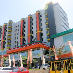 โรงแรมดัลตัน มากัสซาร์ Sudiang Exterior photo