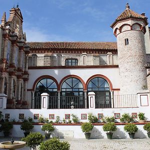 El Palacio De San Benito กาซาญา เดลา เซียร์รา Exterior photo