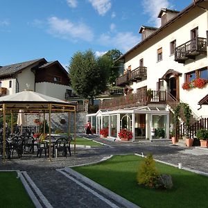 Albergo Edelweiss - Larespa โครโด Exterior photo