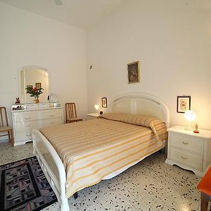Casetta Biancospino Apartment อูเจนโต Exterior photo