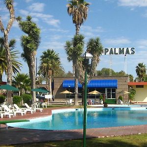 Hotel Las Palmas Midway Inn มาเตอัวลา Exterior photo