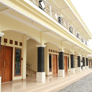 Hotel Milik Kita Syariah มาเกอลัง Exterior photo