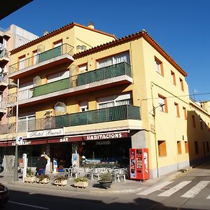 Hostal Barnes Hotel ซานตากริสตีนาเดโฮ Exterior photo