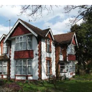 Lenton Lodge Guest House ฮอร์เลย์ Exterior photo