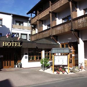 Hotel-Restaurant Zum Schwalbennest อัลส์เฟลด์ Exterior photo