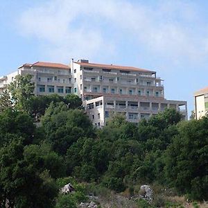 Monte Bello Hotel Ajaltoun Exterior photo