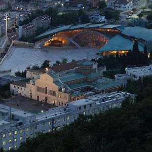 B&B Antica Trattoria ซานโจวานนี โรตอนโด Exterior photo