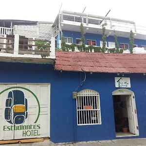 Hotel Los Estudiantes ฟลอเรส Exterior photo