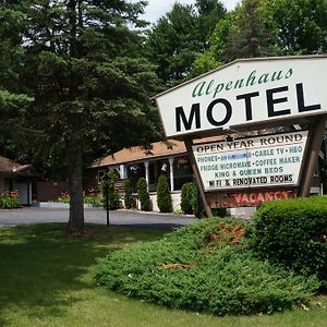 Alpenhaus Motel ควีนส์เบอรี Exterior photo