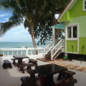 Teeny Beach Hotel สิชล Exterior photo