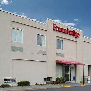 Econo Lodge Near Potomac Mills วูดบริดจ์ Exterior photo