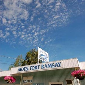 Motel & Camping Fort Ramsay แกสเป Exterior photo