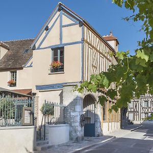 Hotel Aux Vieux Remparts, The Originals Relais โพรแว็ง Exterior photo