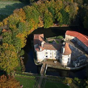 La Loge Du Chateau Saint-Dier-d'Auvergne Exterior photo