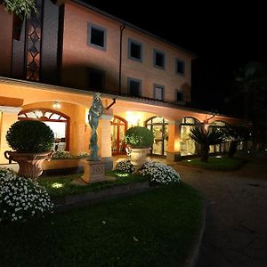 Hotel Ristorante Borgo Antico เชปราโน Exterior photo