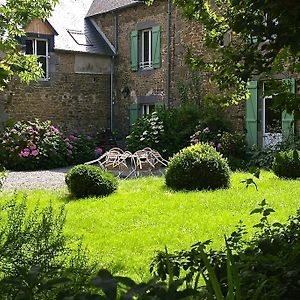 Chambre D'Hotes De Pirieuc Bed & Breakfast Meillac Exterior photo