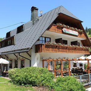 Hotel & Restaurant Gruener Baum - Die Gruene Oase Am Feldberg เฟลด์แบร์ก Exterior photo