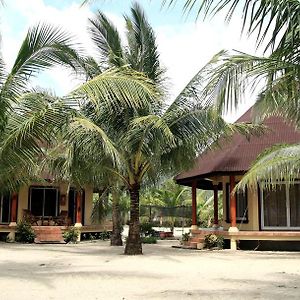 เลอ ปาล์ม บีช รีสอร์ท Hotel Pandan Exterior photo