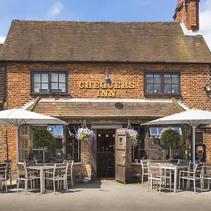 The Chequers Inn บีคอนส์ฟิลด์ Exterior photo