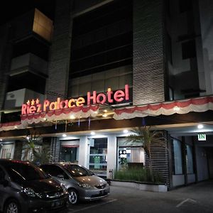 รีซ พาเลซ โฮเต็ล Hotel เตกัล Exterior photo