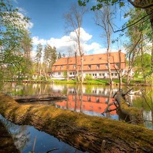 Kompleks Wypoczynkowo-Konferencyjny Mazur-Syrenka Hotel ครูติน Exterior photo