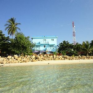 โรงแรมวีว่า ออน เดอะ บีช เกาะพะงัน Exterior photo