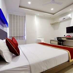 Oyo Rooms Q City Gachibowli ไฮเดอราบัด Exterior photo