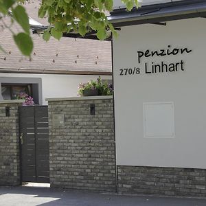 Penzion Linhart Hotel ปอดเยบราดิ Exterior photo