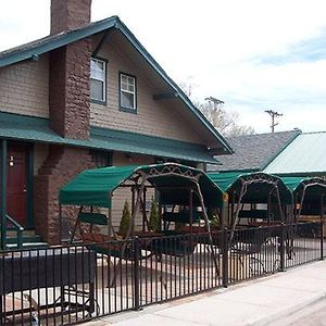 Buffalo Pointe Inn วิลเลียมส์ Exterior photo
