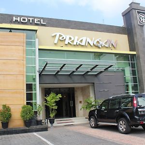 Hotel Priangan จิเรบอน Exterior photo
