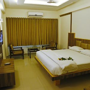 Hotel Sivaranjani เอโรด Exterior photo