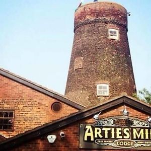 Arties Mill Hotel บริกก์ Exterior photo