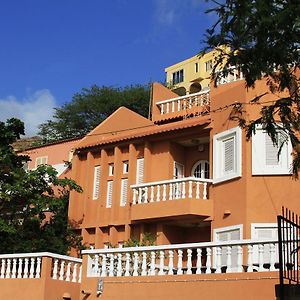 Vila Mira Mar Bed & Breakfast มินเดโล Exterior photo