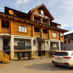 Knyazhyj Dvir Hotel ยาเรมชา Exterior photo