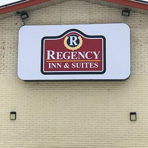 Regency Inn And Suites โอแคลร์ Exterior photo