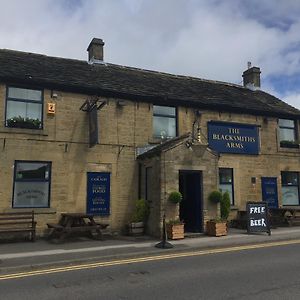 The Blacksmiths Arms เพนิสโทน Exterior photo