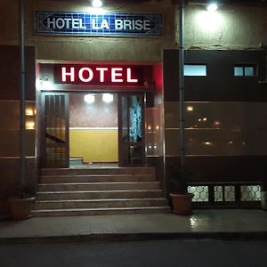 Hotel La Brise ไอน์ เอล เติร์ก Exterior photo