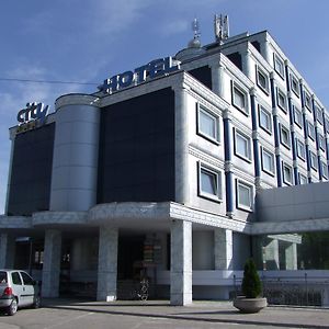 City Hotel คริชโค Exterior photo