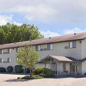 ทราเวลลอดจ์ บาย วินด์แฮม แยงก์ตัน Hotel Yankton Exterior photo