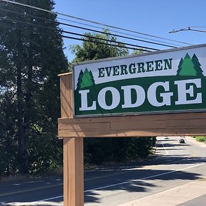 Evergreen Lodge เมาท์แชสตา Exterior photo