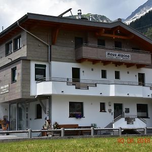 Gaestehaus Alpina Hotel ซังคท์อันทอนอัมอาร์ลแบร์ก Exterior photo