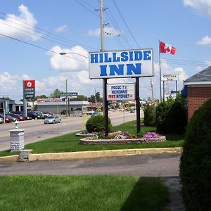 Hillside Inn เพมโบรค Exterior photo