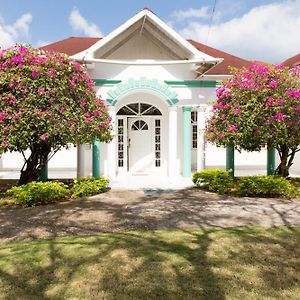 Diamond Villas And Suites มอนเทโกเบย์ Exterior photo