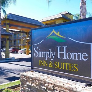 Simply Home Inn & Suites - ริเวอร์ไซด์ Exterior photo