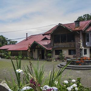 Hotel Chalet Tirol เอเรเดีย Exterior photo