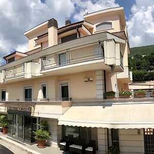 Hotel Sollievo - San Gennaro ซานโจวานนี โรตอนโด Exterior photo