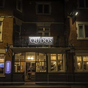 Qudos Hotel ซอลส์บรี Exterior photo